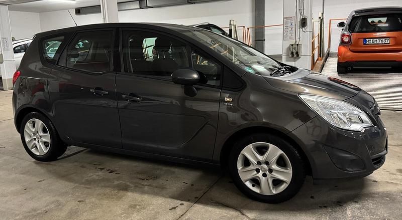 Gebraucht Opel Meriva Active 120 PS (88 kW) 2013 Grau Van / Kleinbus