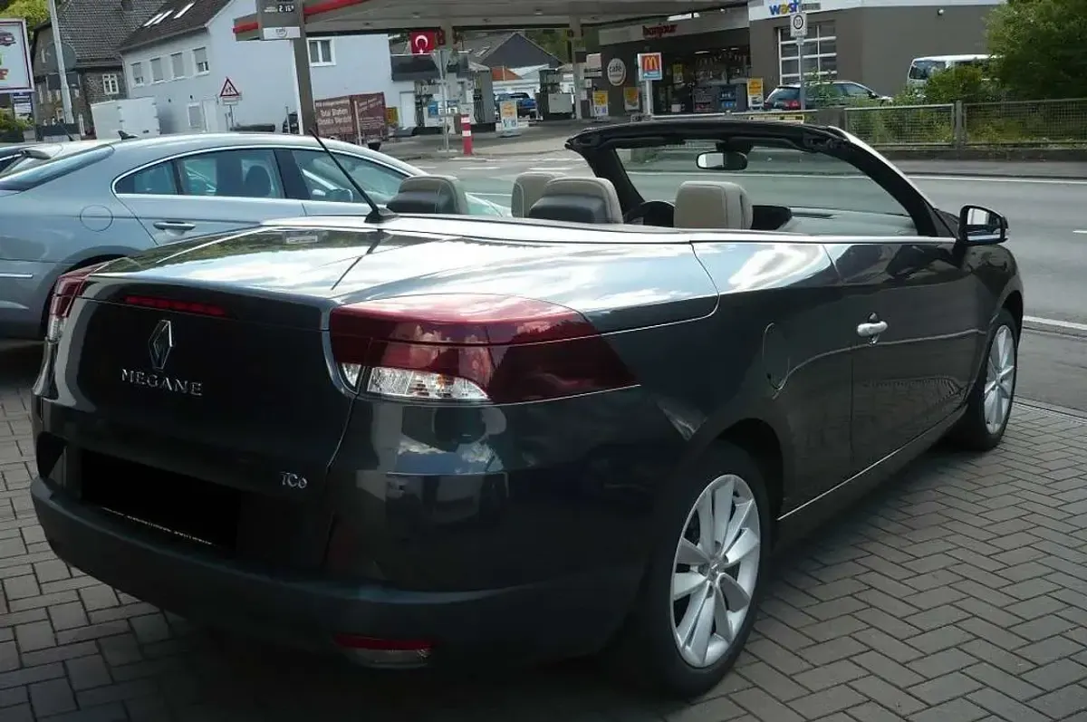 Gebraucht Renault Mégane Cabriolet Luxe 131 PS (96 kW) 2011 Grau Cabrio