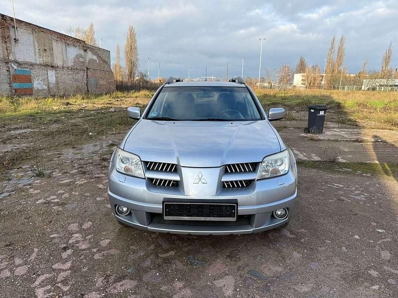 Gebraucht Mitsubishi Outlander 160 PS (117 kW) 2007 Silber SUV