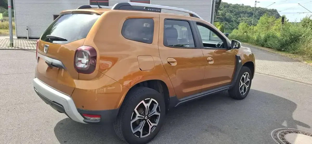 Gebraucht Dacia Duster Prestige 114 PS (83 kW) 2018 Gold SUV