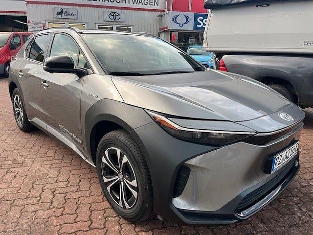 Palladiumsilber Gebraucht 2022 Toyota bZ4X Comfort SUV | 29.990 € (Guter Preis) - Bild 1/4