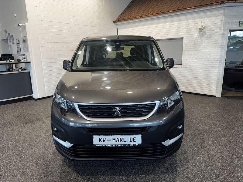 Gebraucht Peugeot Rifter Active 131 PS (96 kW) 2020 Grau Van / Kleinbus