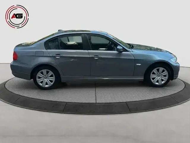 Gebraucht BMW 318 143 PS (105 kW) 2010 Grau Limousine