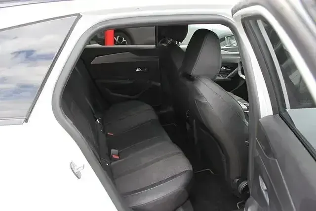 Gebraucht Peugeot 308 SW GT 145 PS (106 kW) 2025 Okenitweiss Kombi