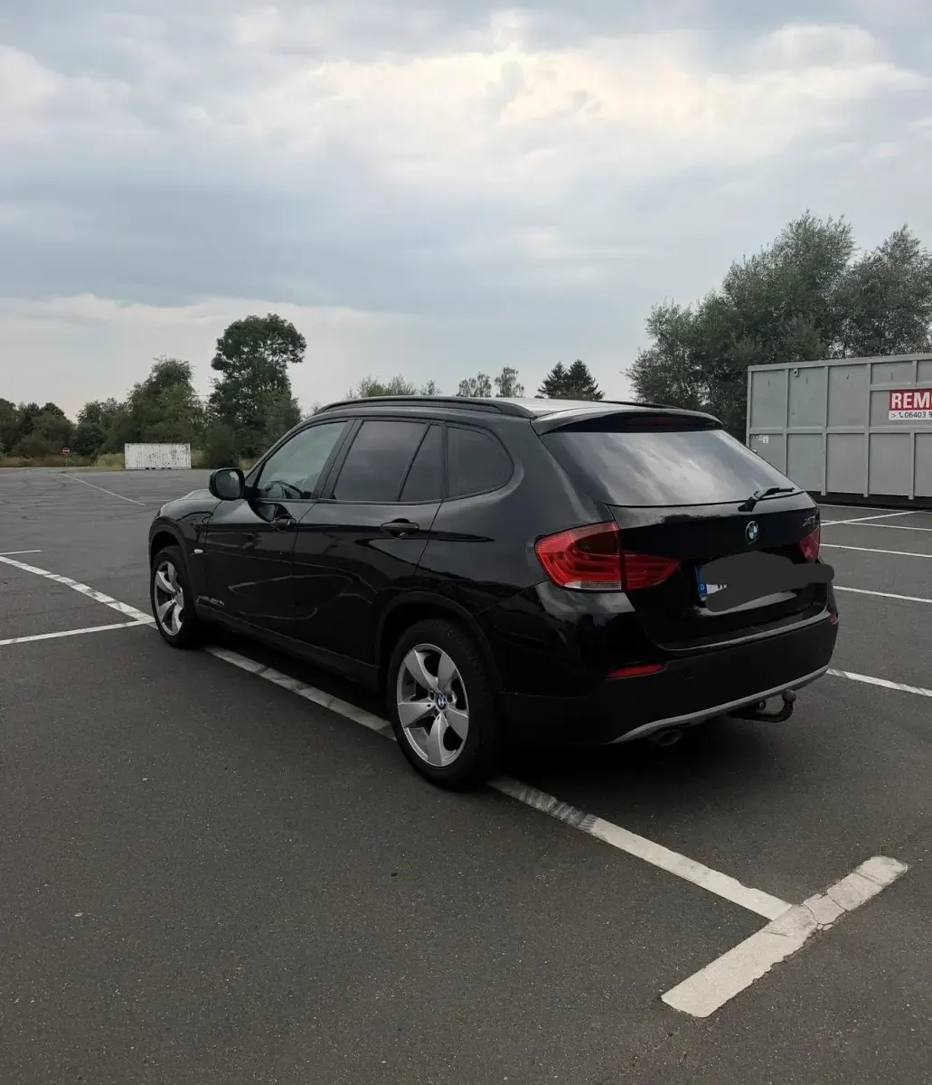 Gebraucht BMW X1 140 PS (102 kW) 2011 Schwarz SUV