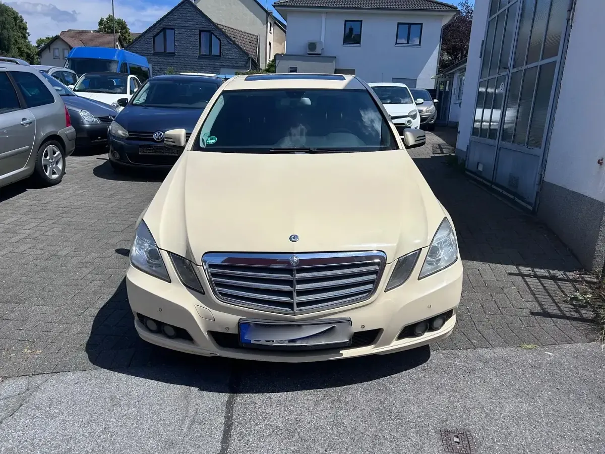 Gebraucht Mercedes E200 136 PS (100 kW) 2010 Limousine