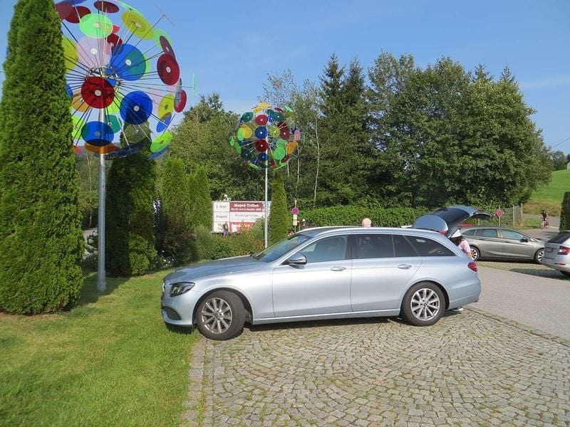Gebraucht Mercedes E200 Avantgarde 150 PS (110 kW) 2017 Silber Kombi