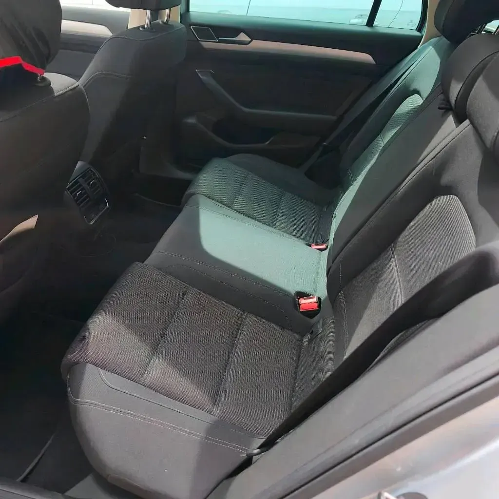 Gebraucht VW Passat Comfortline 150 PS (110 kW) 2019 Silber Kombi