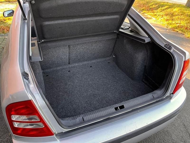 Gebraucht Skoda Octavia Classic 75 PS (55 kW) 2001 Silber Limousine