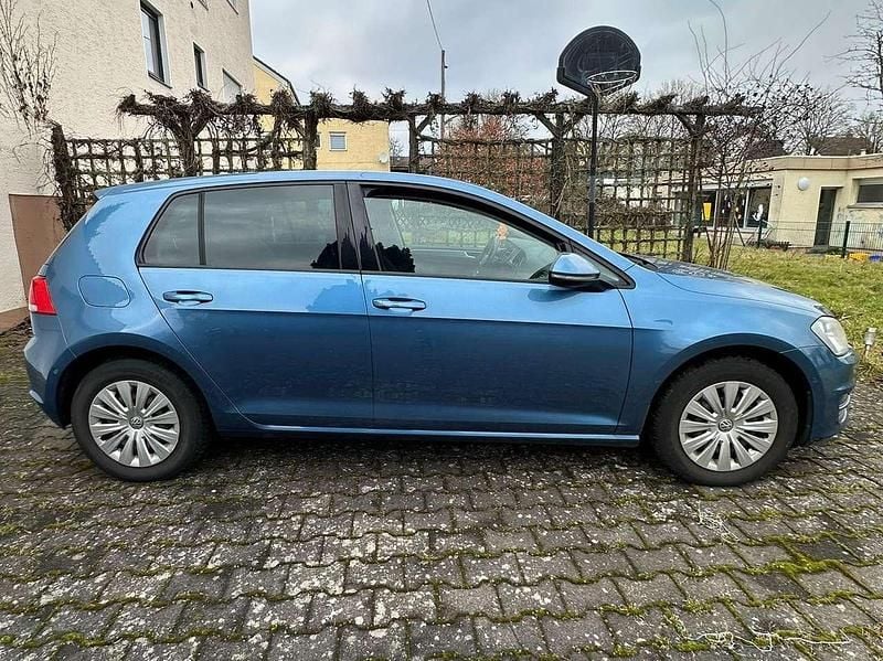 Gebraucht VW Golf VII Cup 105 PS (77 kW) 2014 Blau Limousine