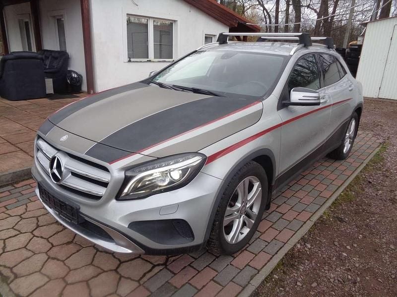 Gebraucht Mercedes GLA200 136 PS (100 kW) 2014 Silber SUV