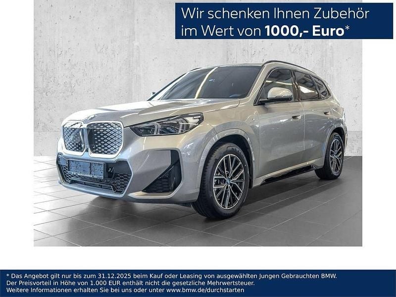 Silber Neu 2025 BMW iX1 M Sport SUV | 54.190 € (Guter Preis) - Bild 1/4