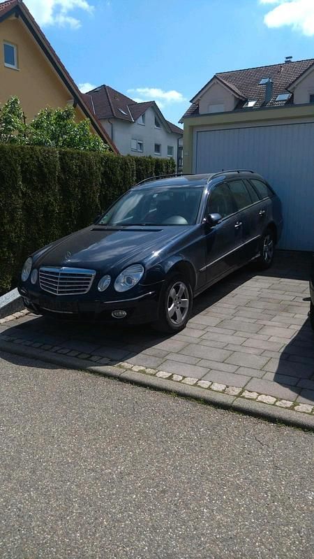 Gebraucht Mercedes E320 204 PS (150 kW) 2007 Blau Kombi