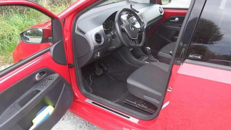 Gebraucht VW e-up! Move 61 kW (83 PS) 2021 Rot Kleinwagen