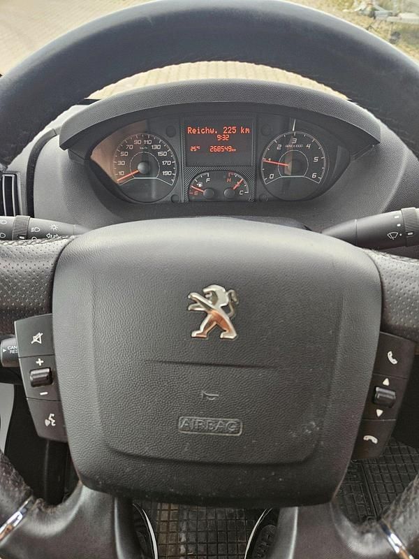 Gebraucht Peugeot Boxer 130 PS (95 kW) 2019 Weiß Van