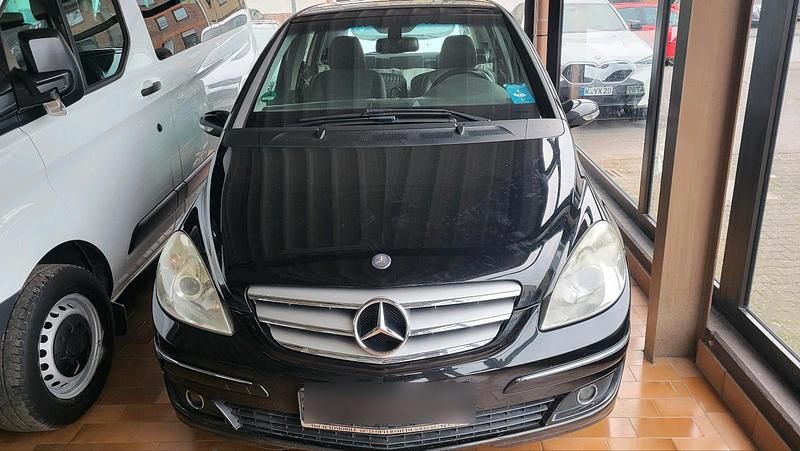 Schwarz Gebraucht 2007 Mercedes 170 Limousine | 2.500 € - Bild 1/4