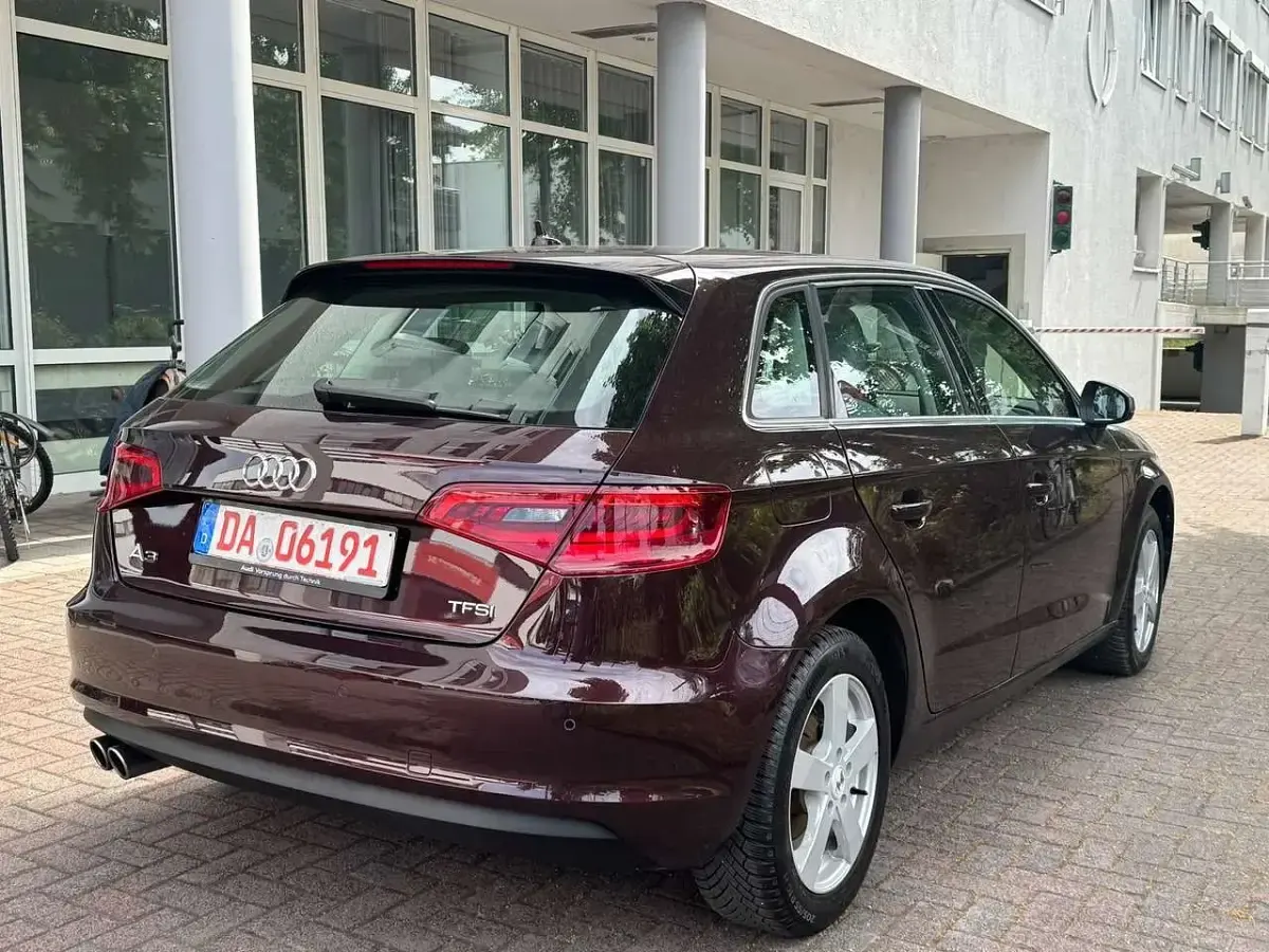 Gebraucht Audi A3 Ambiente 122 PS (89 kW) 2014 Shirazrot metallic Kleinwagen