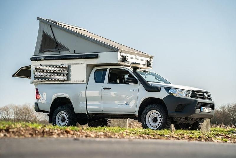 Gebraucht Toyota HiLux 150 PS (110 kW) 2020 Weiß Pickup
