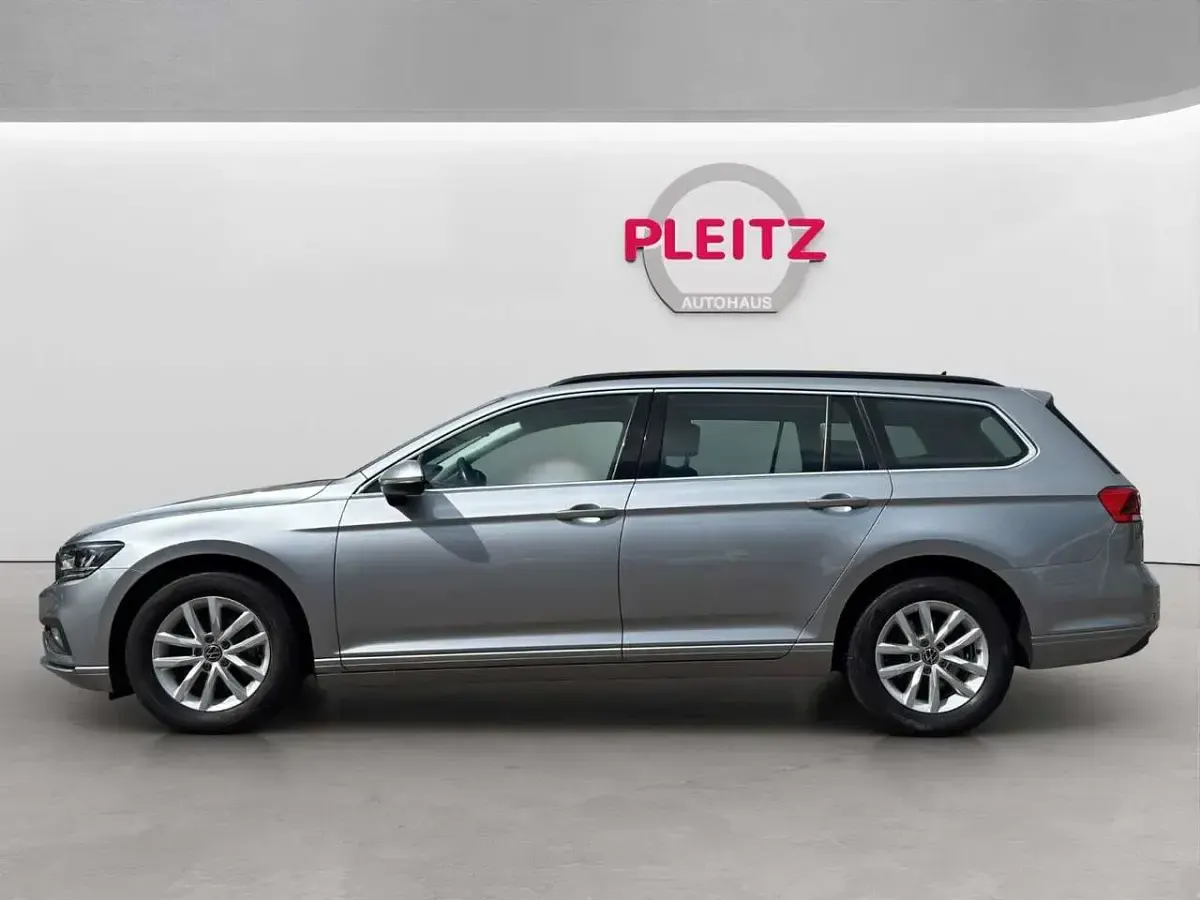Gebraucht VW Passat Business 150 PS (110 kW) 2022 Silber Kombi