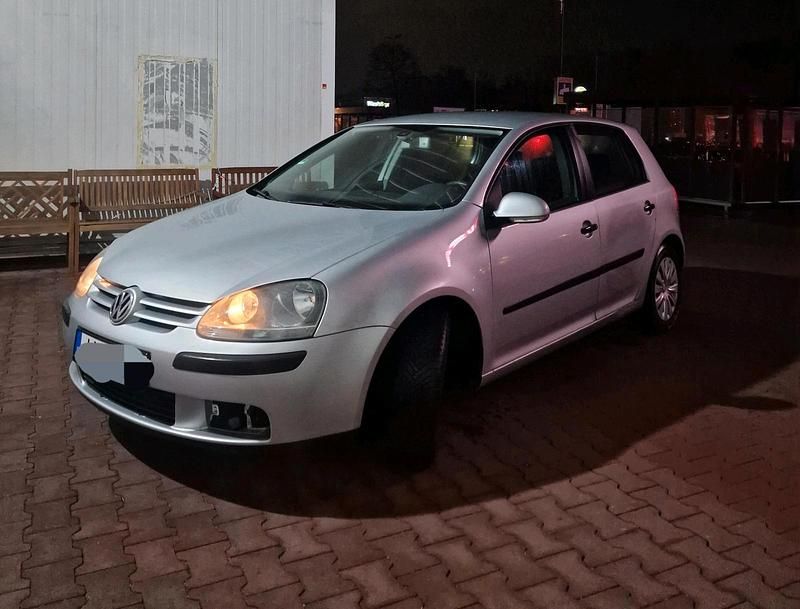 Silber Gebraucht 2004 VW Golf IV Kleinwagen | 1.450 € (Guter Preis) - Bild 1/4