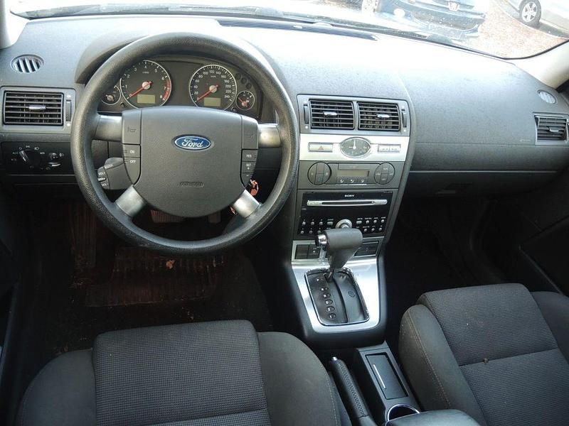 Gebraucht Ford Mondeo 145 PS (106 kW) 2006 Silber Limousine