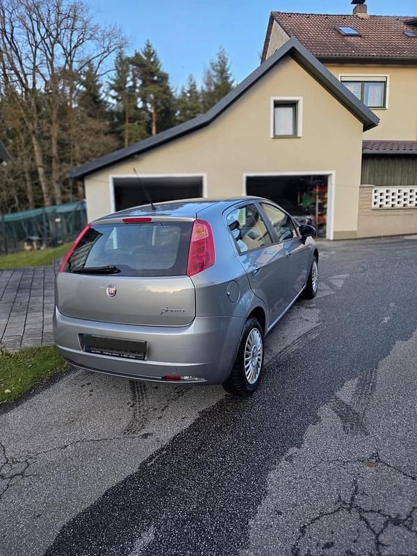 Gebraucht Fiat Punto 77 PS (56 kW) 2008 Blau Kleinwagen