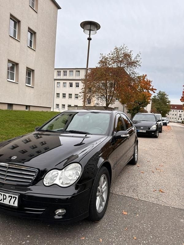 Gebraucht Mercedes C180 143 PS (105 kW) 2004 Schwarz Limousine