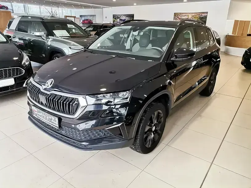 Gebraucht Skoda Karoq Style 150 PS (110 kW) 2023 Schwarzmagic perleffekt SUV