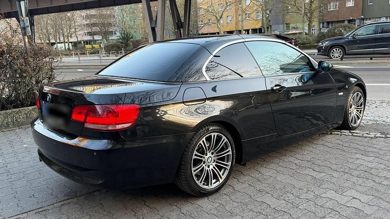 Gebraucht BMW 320 Cabriolet 170 PS (125 kW) 2007 Schwarz Cabrio