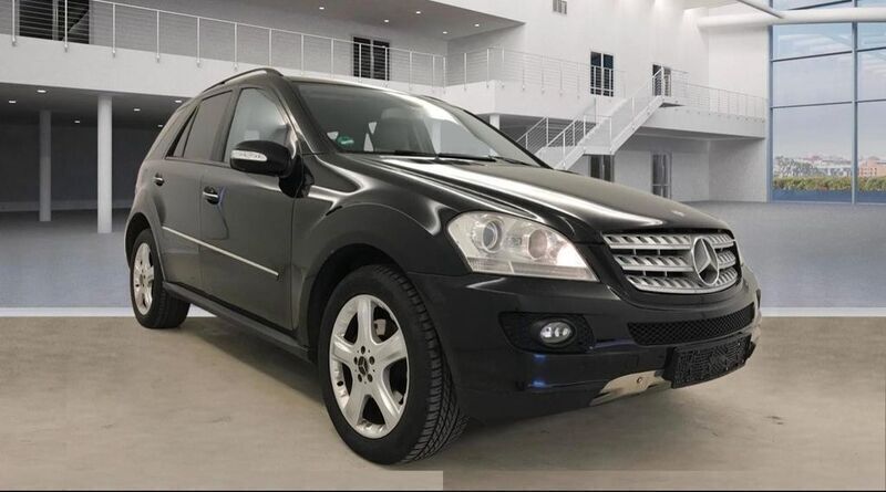 Schwarz Gebraucht 2007 Mercedes ML320 SUV | 7.599 € (Fairer Preis) - Bild 1/4