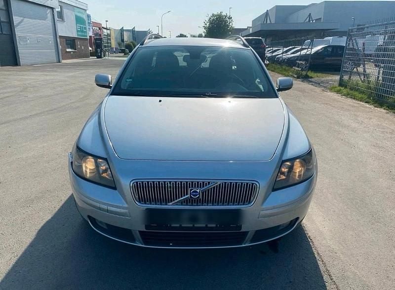 Silber Gebraucht 2005 Volvo V50 Kombi | 2.200 € (Fairer Preis) - Bild 1/4