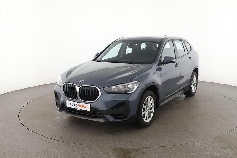 Grau Gebraucht 2020 BMW X1 Performance SUV | 18.590 € (Superpreis) - Bild 1/3