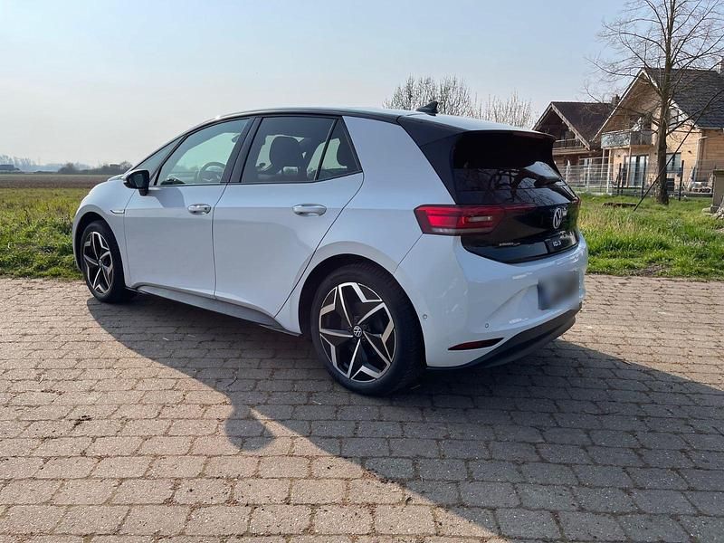Gebraucht VW ID.3 Pro Performance 150 kW (204 PS) 2023 Weiß Kleinwagen