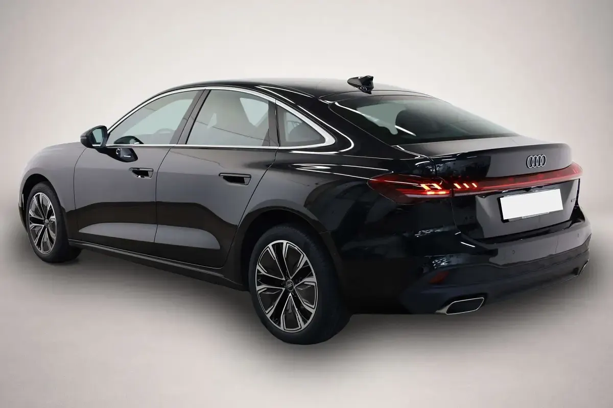 Gebraucht Audi A5 Basis 204 PS (150 kW) 2025 Mythosschwarz metallic Limousine