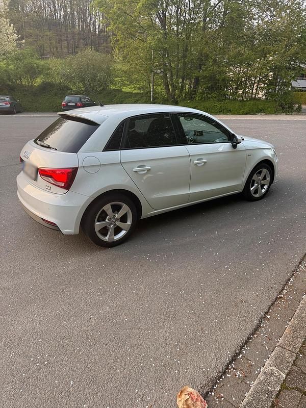 Gebraucht Audi A1 95 PS (69 kW) 2018 Weiß Kleinwagen