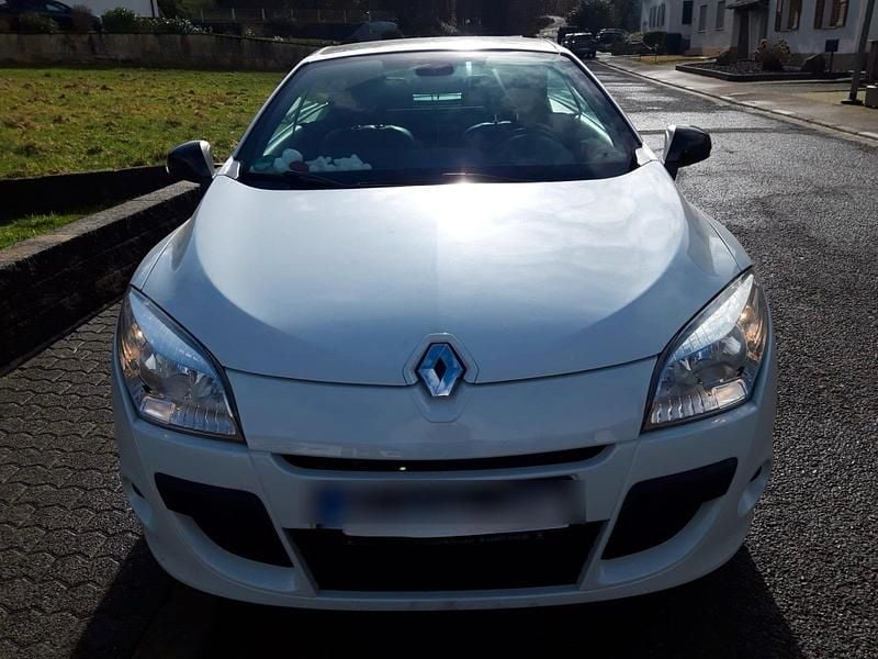 Gebraucht Renault Mégane Cabriolet Dynamique 135 PS (99 kW) 2010 Weiß Cabrio