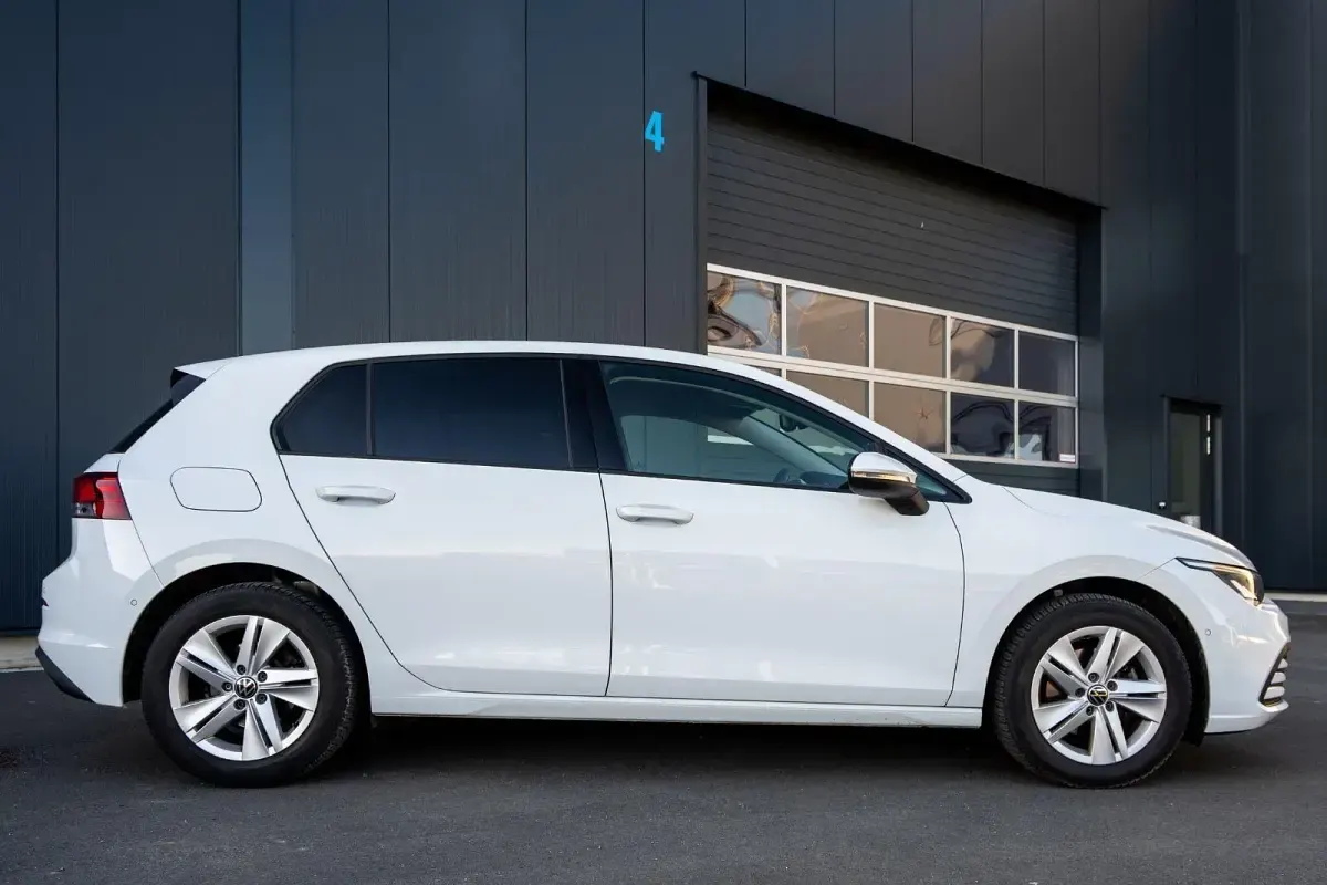 Gebraucht VW Golf VIII R 131 PS (96 kW) 2020 Weiß Limousine