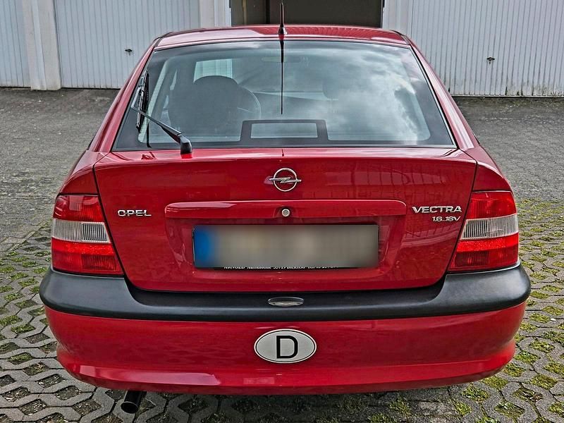 Gebraucht Opel Vectra 101 PS (74 kW) 1997 Rot Limousine