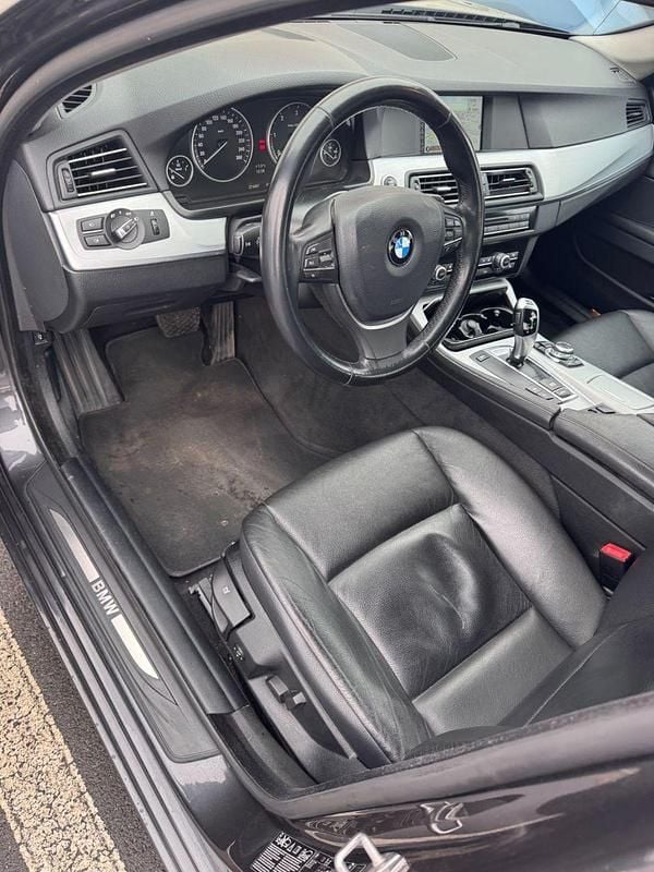 Gebraucht BMW 530 258 PS (189 kW) 2011 Grau Limousine