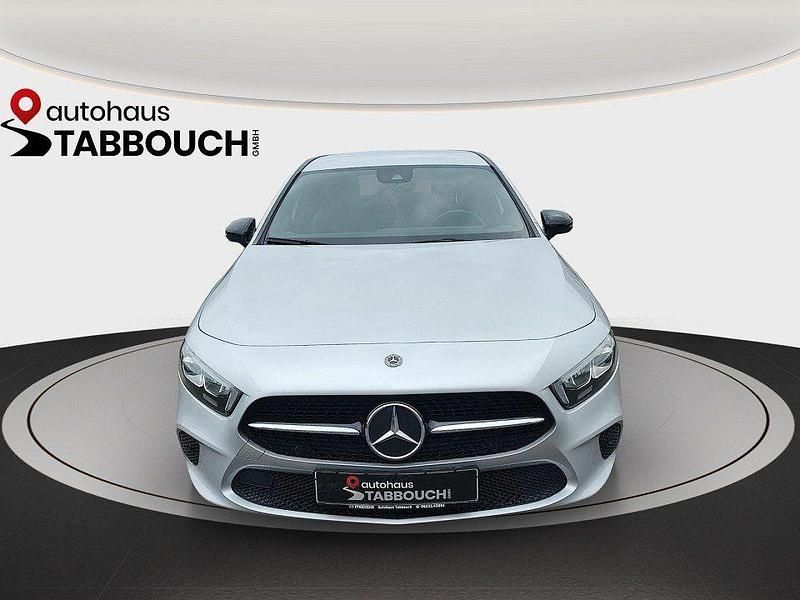 Silber Gebraucht 2018 Mercedes A200 Progressive Limousine | 17.999 € (Fairer Preis) - Bild 1/4