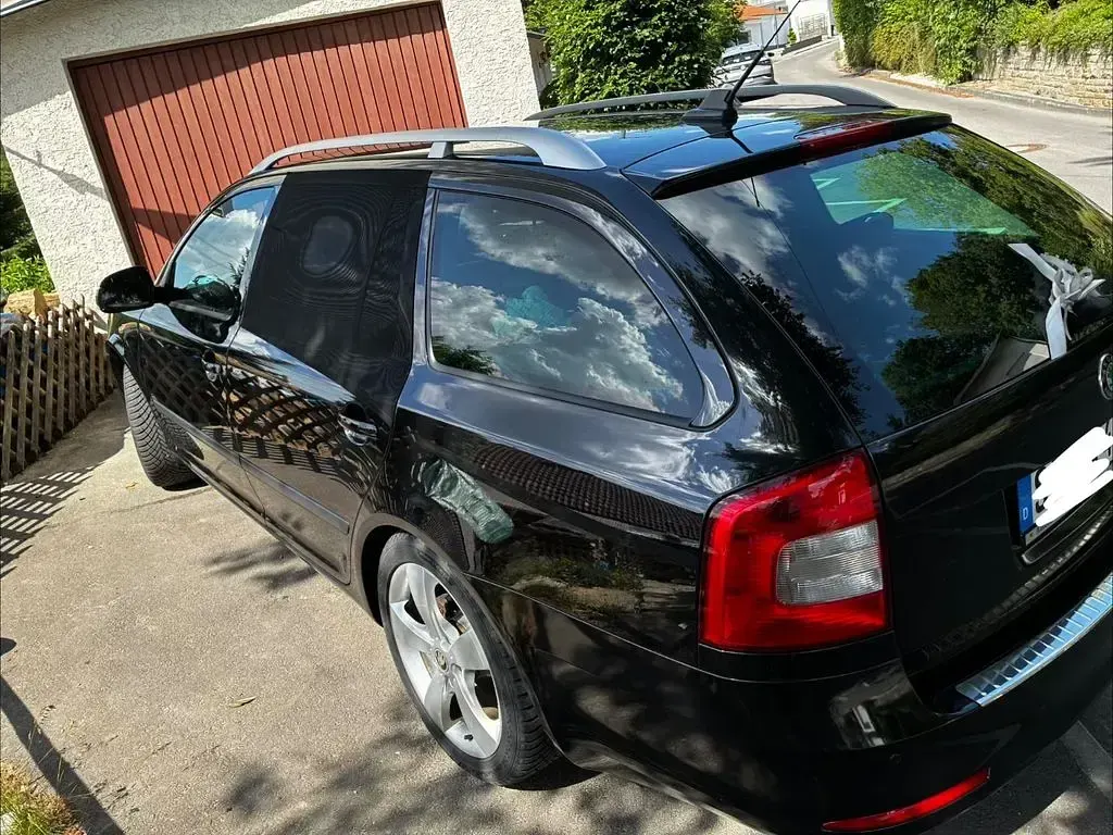 Gebraucht Skoda Octavia 160 PS (117 kW) 2012 Schwarz Kombi
