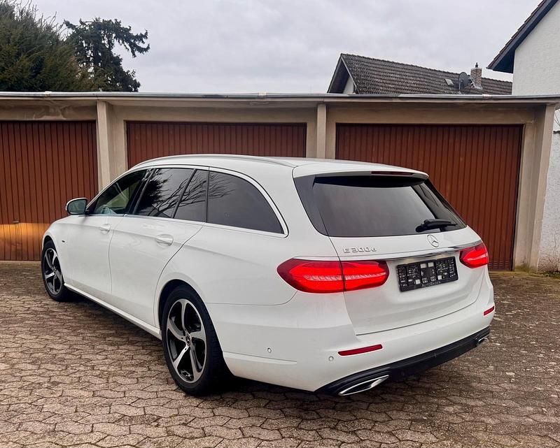 Gebraucht Mercedes E300 245 PS (180 kW) 2020 Weiß Kombi