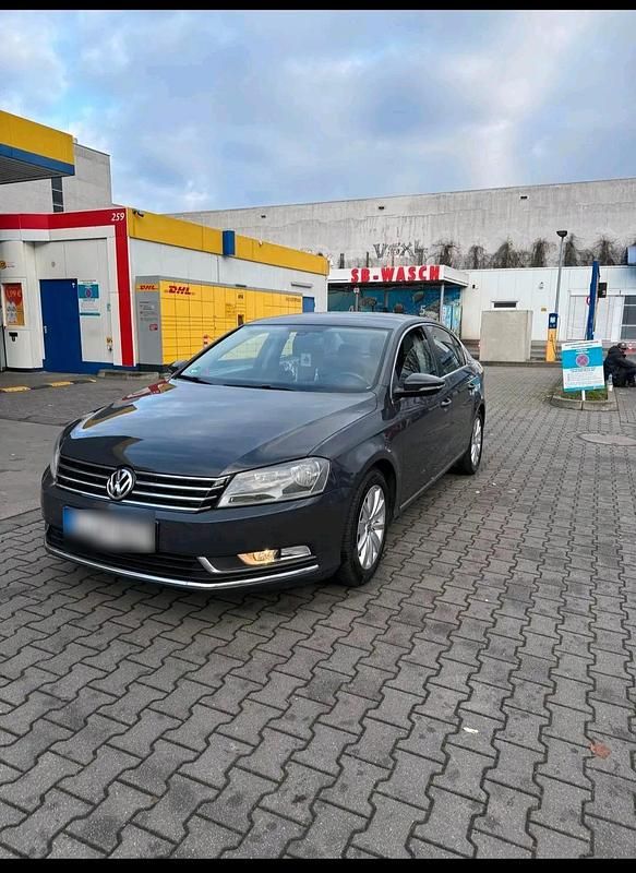 Gebraucht VW Passat 160 PS (117 kW) 2011 Grau Limousine