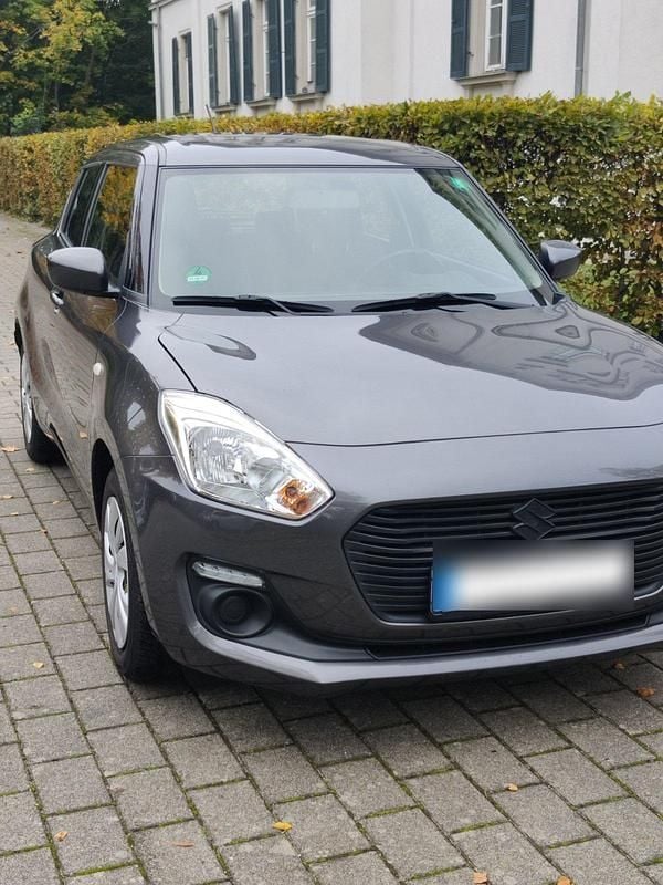 Gebraucht Suzuki Swift Club 90 PS (66 kW) 2019 Grau Kleinwagen