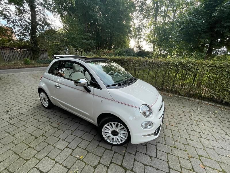 Weiß Gebraucht 2020 Fiat 500 Dolcevita Cabrio | 12.999 € - Bild 1/4