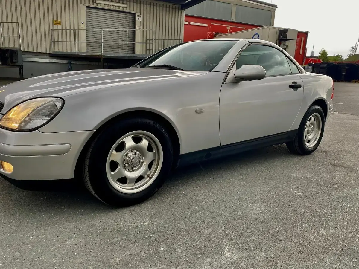 Gebraucht Mercedes SLK200 136 PS (100 kW) 1999 Silber Cabrio