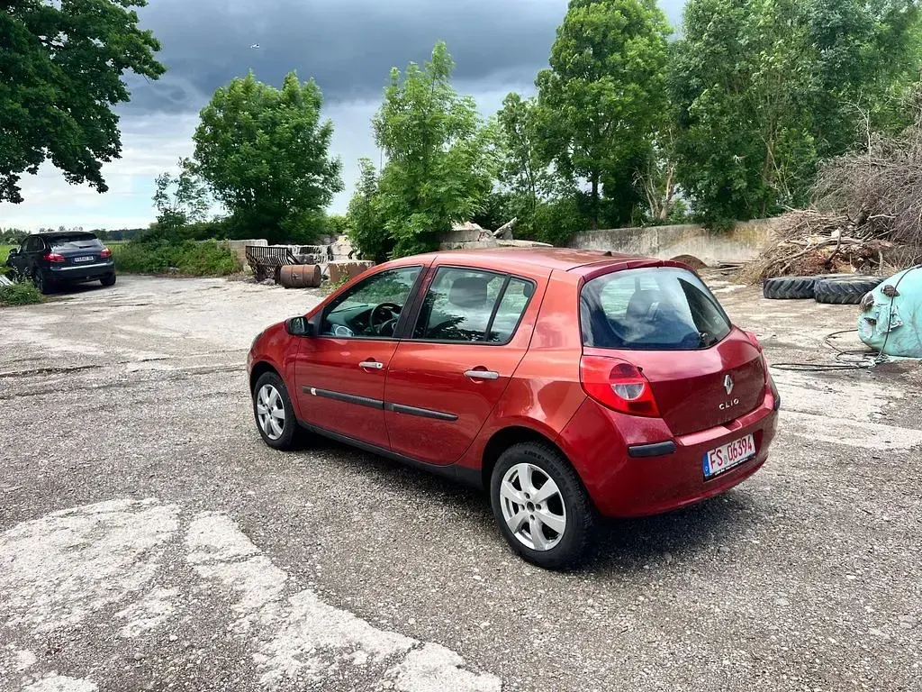 Gebraucht Renault Clio III 75 PS (55 kW) 2007 Rot Limousine