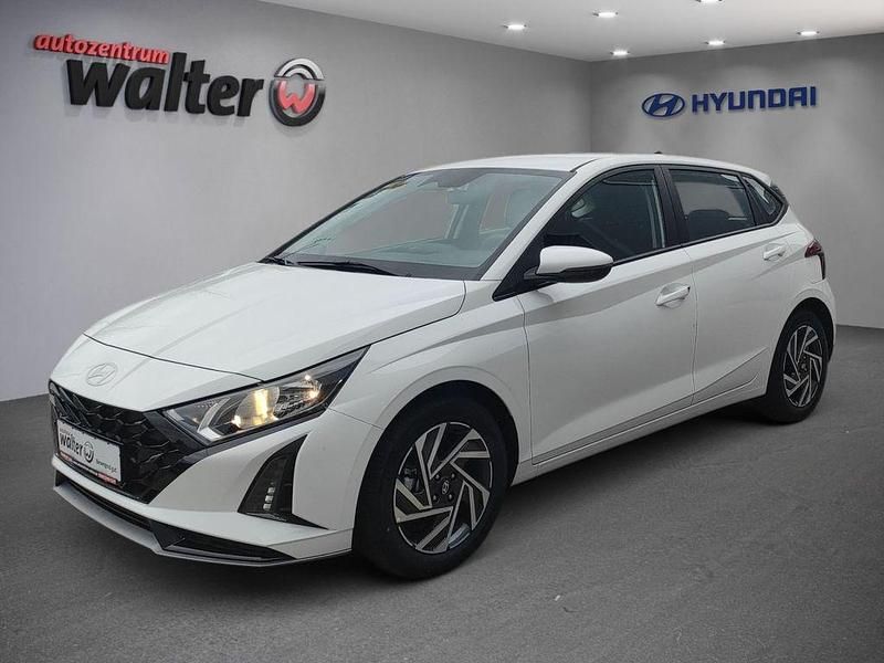 Weiß Neu 2025 Hyundai i20 Trend Limousine | 20.990 € (Guter Preis) - Bild 1/4