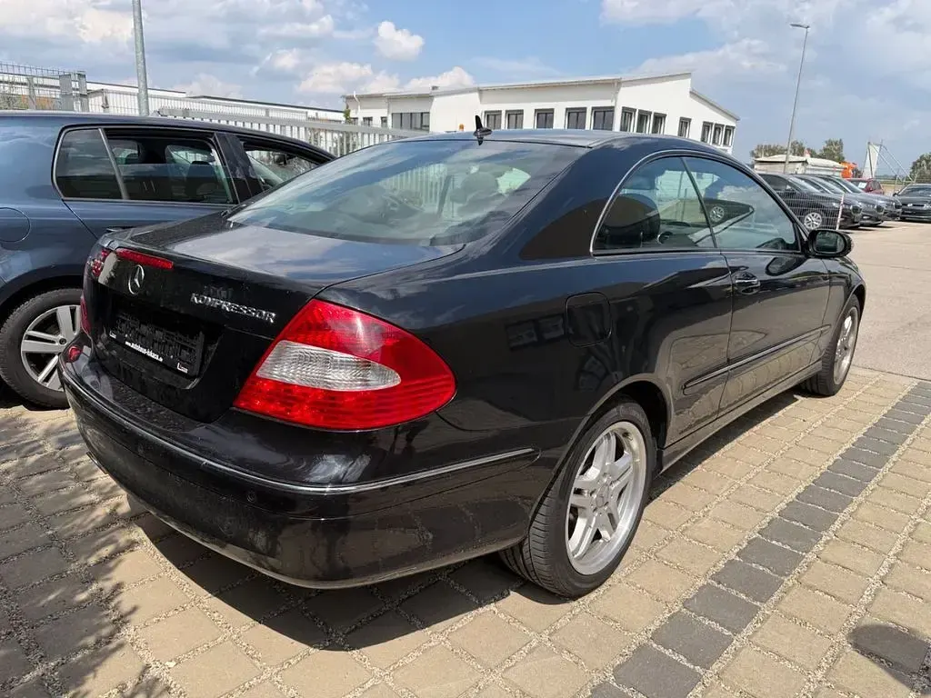 Gebraucht Mercedes CLK200 184 PS (135 kW) 2007 Schwarz Coupé