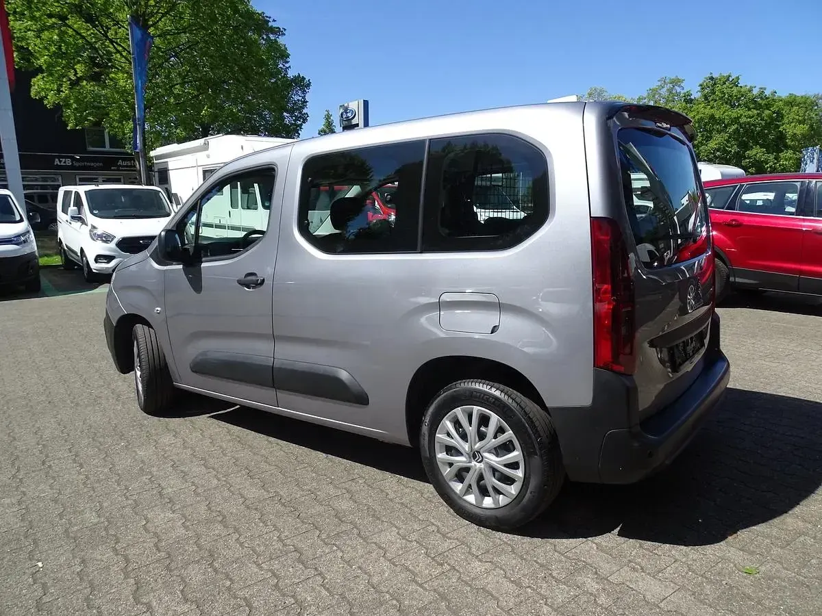 Gebraucht Citroën Berlingo Live 102 PS (75 kW) 2023 Grau metallic Van / Kleinbus